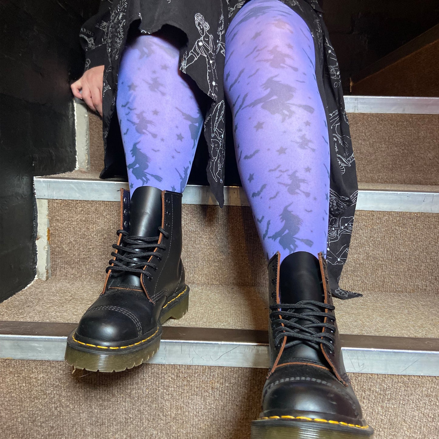 
                  
                    Halloween printed tights 
                  
                
