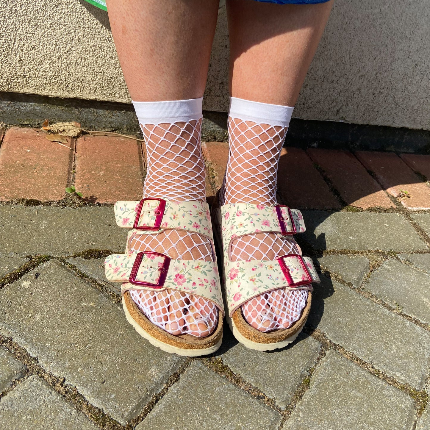 Fishnet socks with sandals 2025